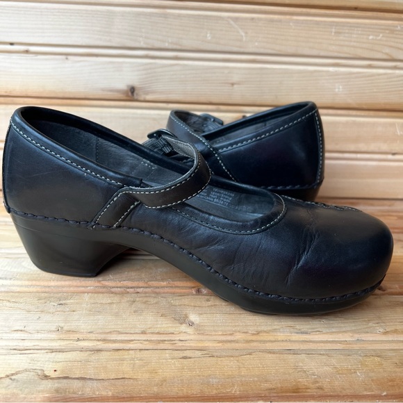 DANSKO Savanna Embossed Brown Leather
Mary Jane Clogs Sz 7 - Picture 6 of 13